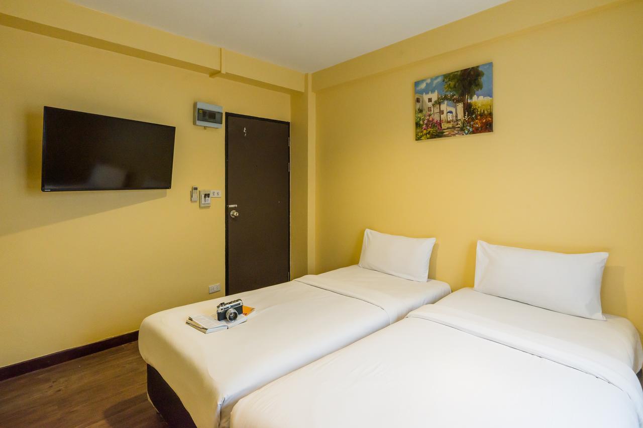 The Corner Ratchada Hotel Bangkok Exterior photo