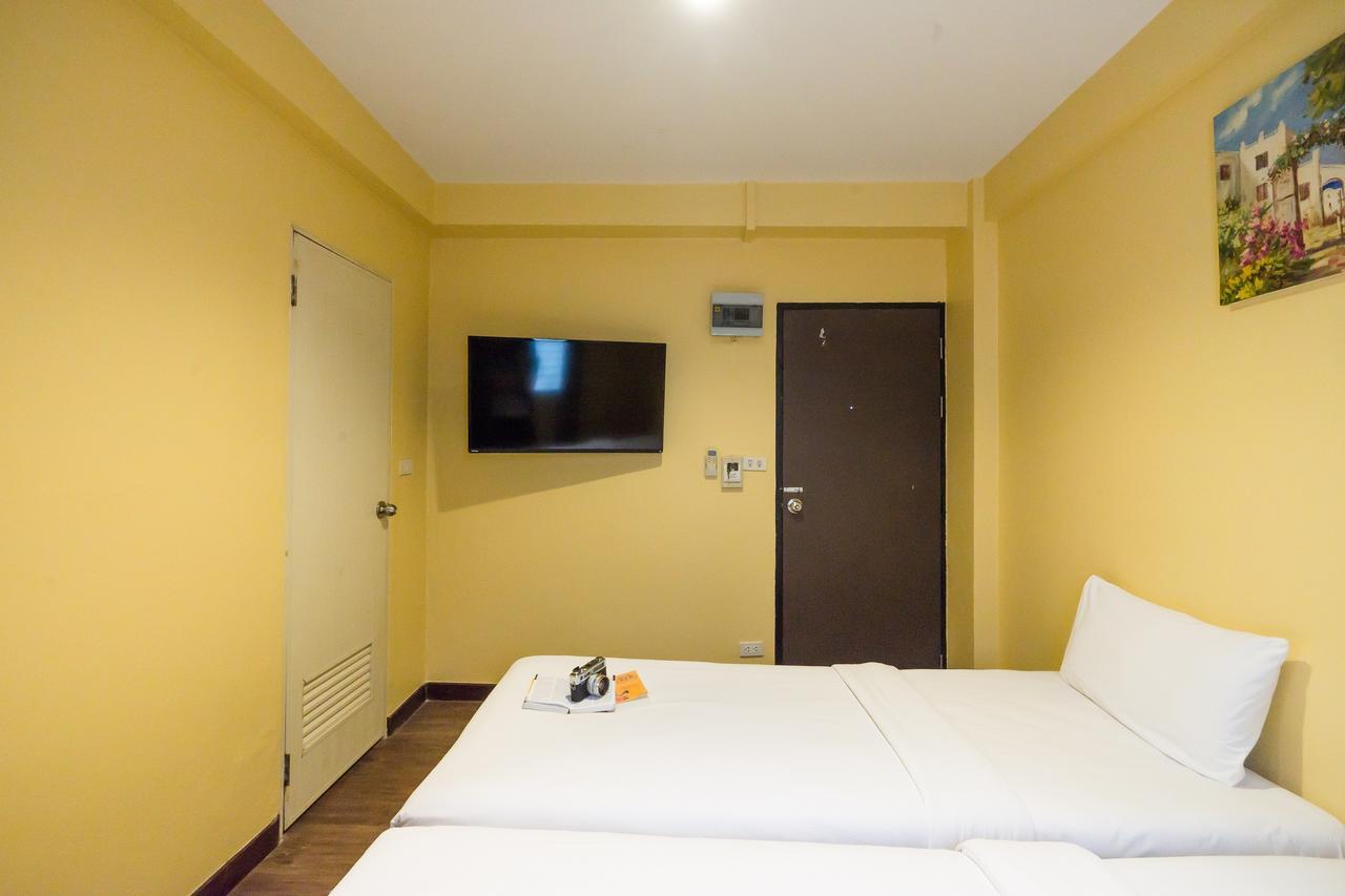 The Corner Ratchada Hotel Bangkok Exterior photo