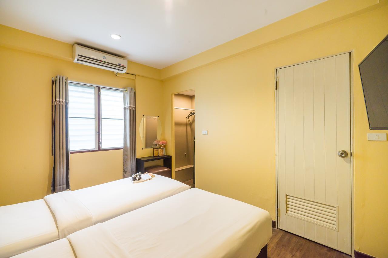 The Corner Ratchada Hotel Bangkok Exterior photo